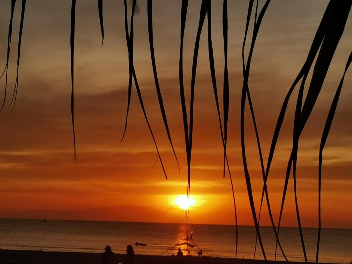Sulu Sunset Beach Resort Nauhang Eksteriør billede